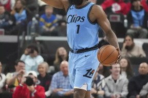 Kaiyun-哈登连续十二场比赛得分超过爆冷，湖人挑战极限！的简单介绍