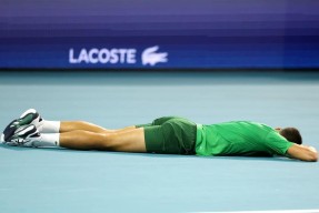 开云体育-德约科维奇新星重返赛场表现突出，公牛前途光明！